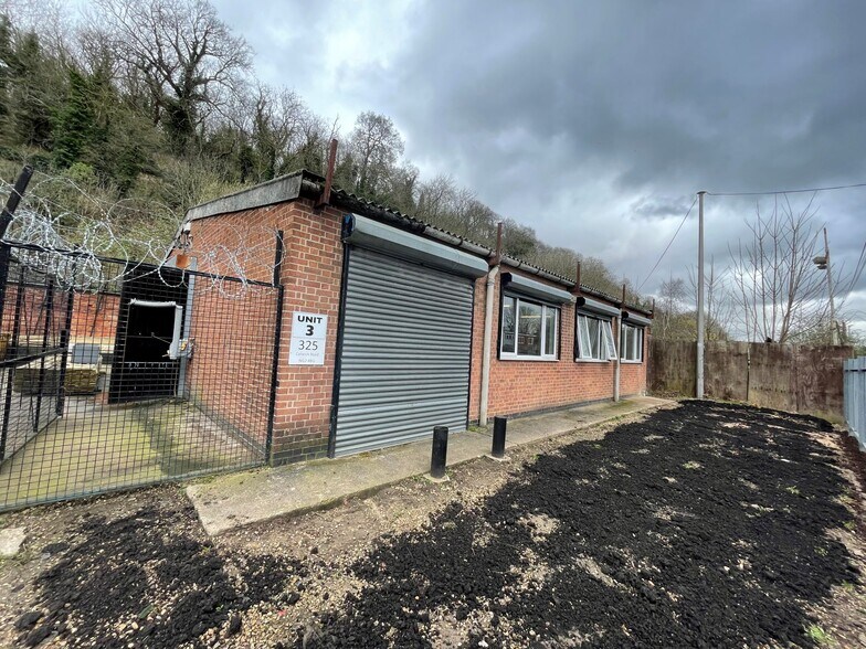 325 Colwick Rd, Nottingham à louer - Photo du bâtiment - Image 1 de 1