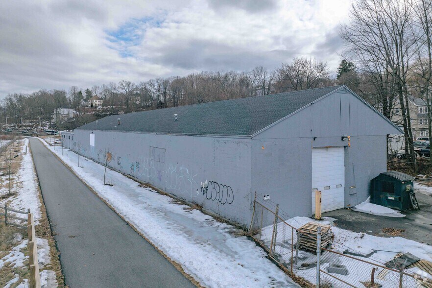 480 Water St, Fitchburg, MA à vendre - Photo du bâtiment - Image 3 de 6