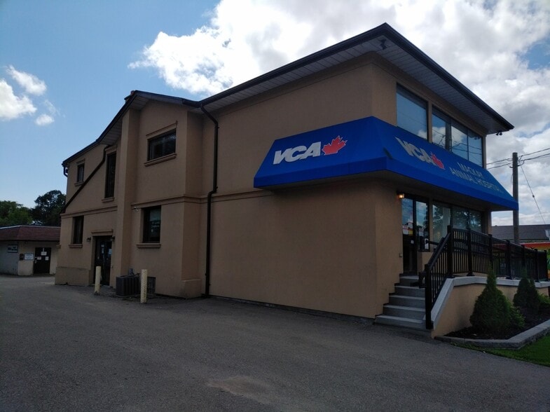 421 Dundas St E, Whitby, ON for lease - Building Photo - Image 3 of 9