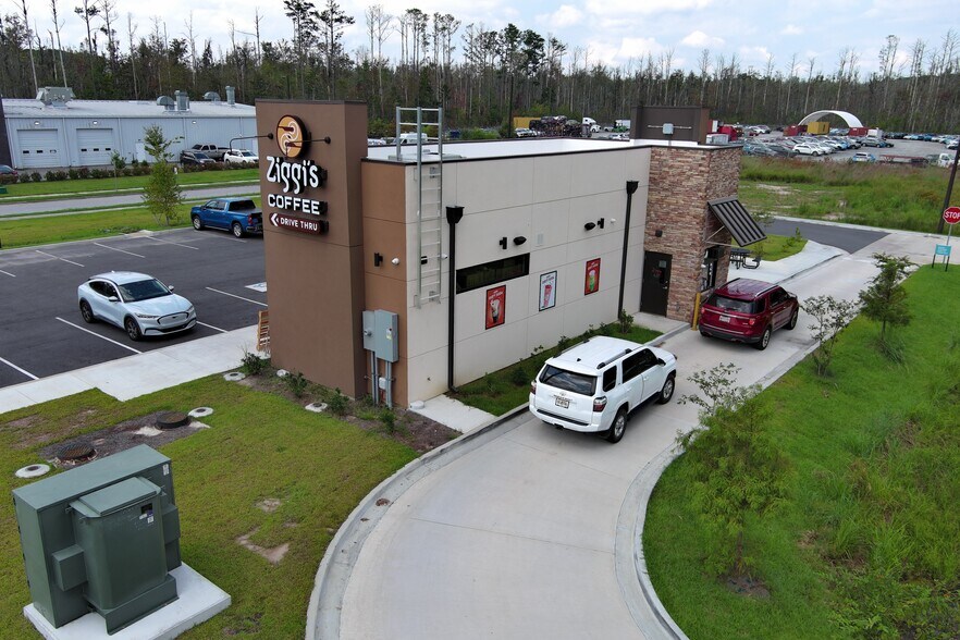 102 Jim Benton Ct, Port Wentworth, GA à vendre - Photo du bâtiment - Image 2 de 5