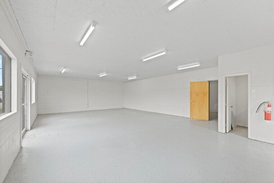 313 S Old Corry Field Rd, Pensacola, FL à louer - Photo du bâtiment - Image 3 de 12