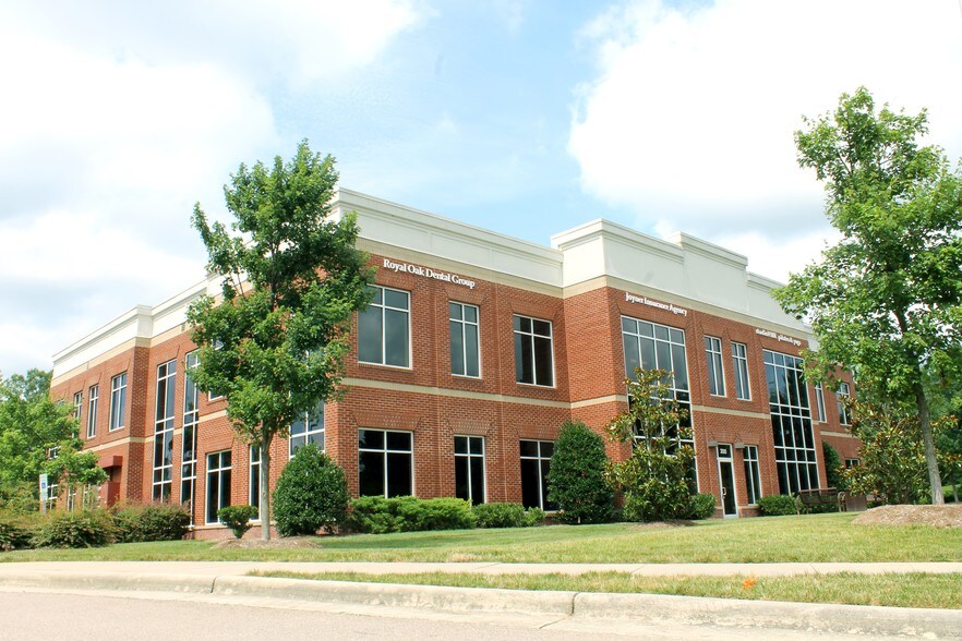 200 Cornerstone Dr, Cary, NC à louer - Photo du bâtiment - Image 2 de 11