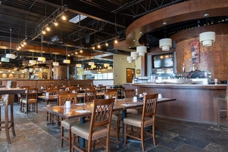 100-136 Boul Jacques-Bizard, Montréal, QC for lease Interior Photo- Image 2 of 4