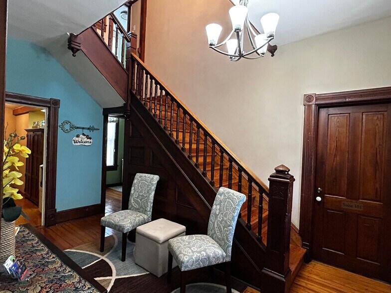 609 S Main St, Culpeper, VA for sale - Interior Photo - Image 3 of 28