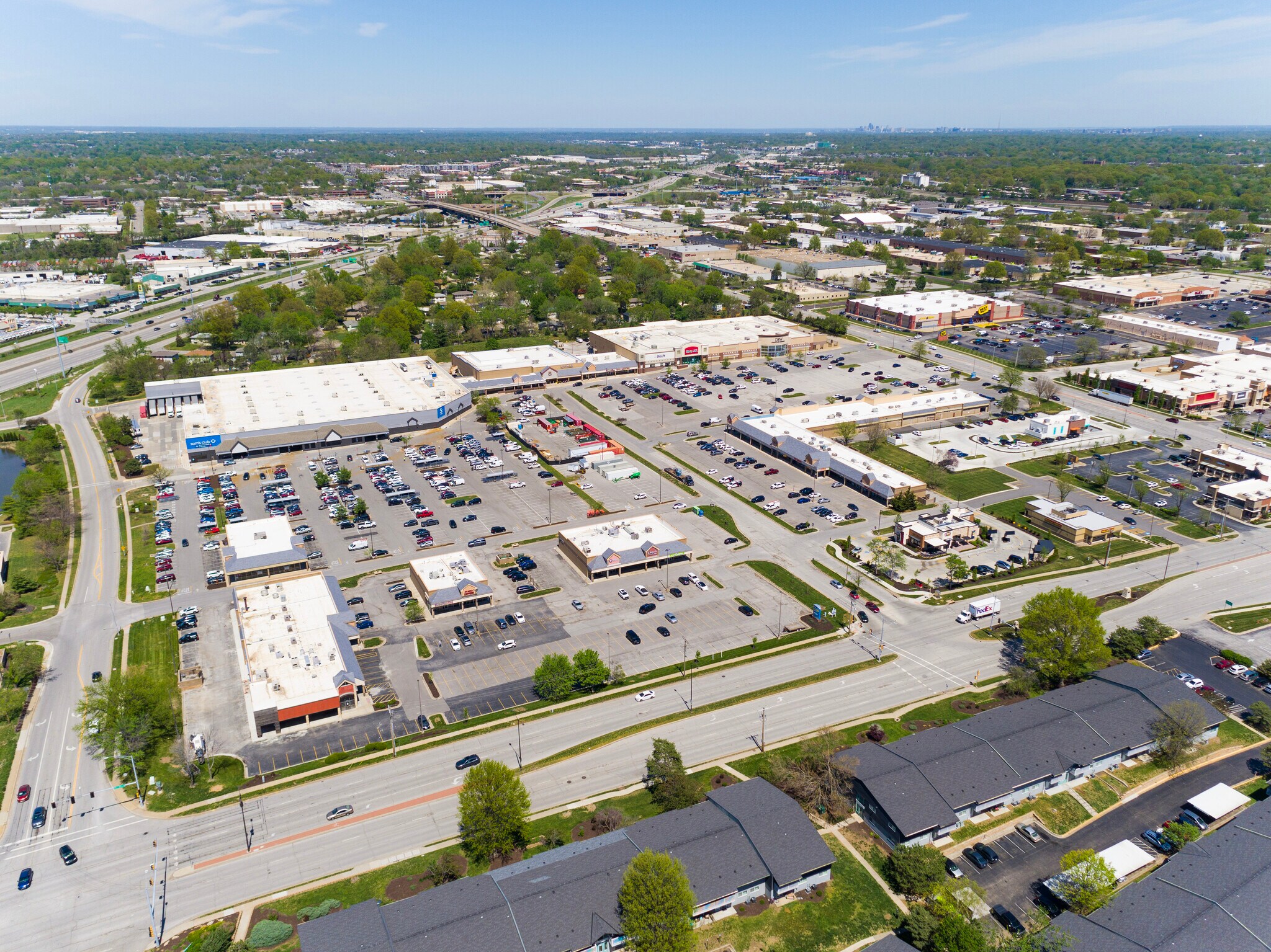12200 W 95th St, Lenexa, KS à louer Photo du bâtiment- Image 1 de 7