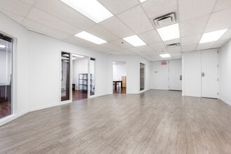4444 Rue Sainte-Catherine O, Westmount, QC for lease Interior Photo- Image 2 of 8