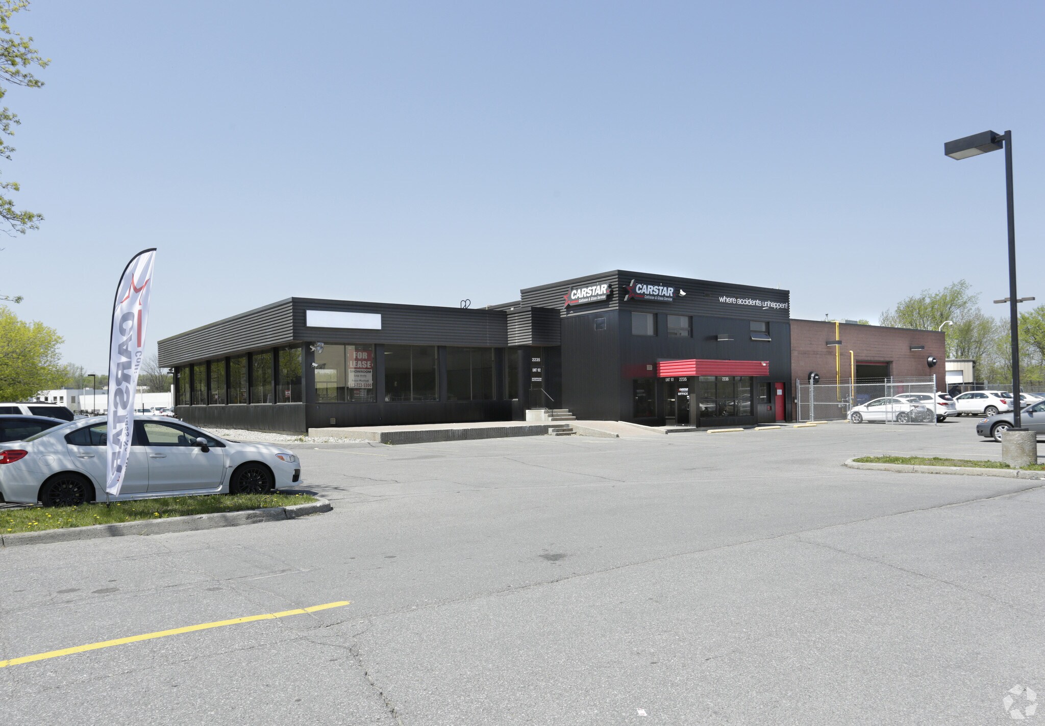 2235 Robertson Rd, Ottawa, ON à vendre Photo principale- Image 1 de 1