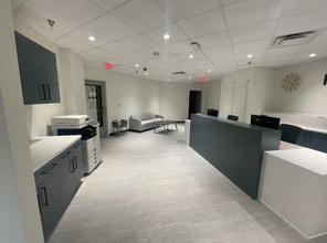 4211 Cedar Springs Rd, Dallas, TX for lease Interior Photo- Image 2 of 11