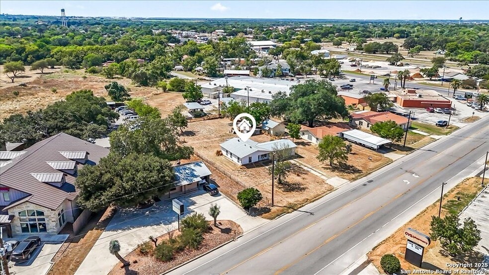 19239 McDonald St, Lytle, TX à vendre - Photo principale - Image 1 de 16