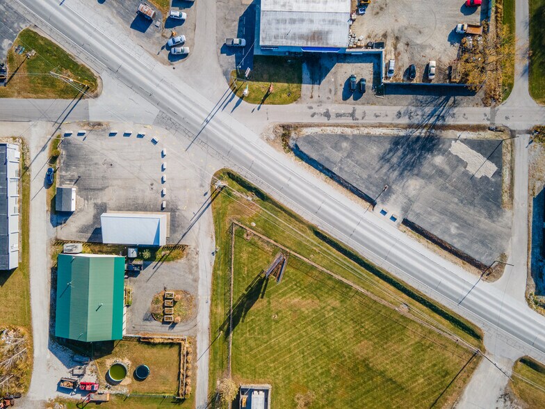 Office/Retail/Land For Sale Delphi, IN portefeuille de 2 propriétés à vendre sur LoopNet.ca - Photo du bâtiment - Image 3 de 40