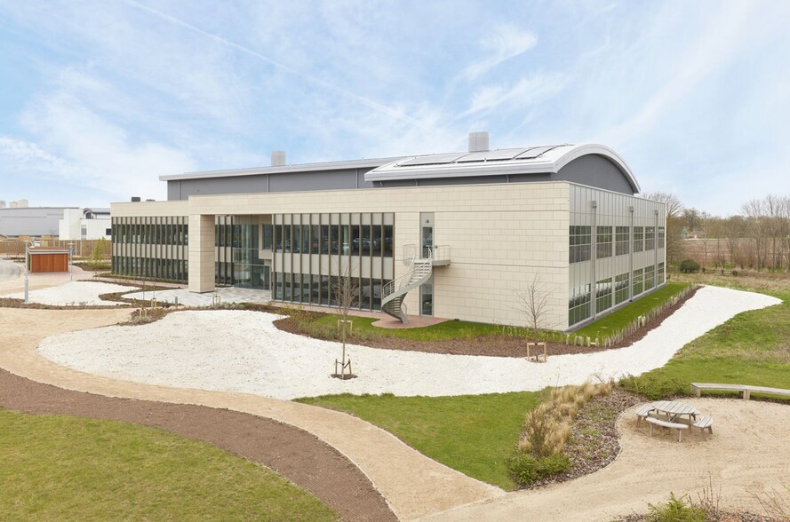 Babraham Rd, Cambridge à louer - Photo du bâtiment - Image 2 de 2