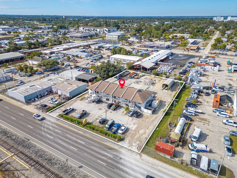 2700 Evans Ave, Fort Myers, FL à louer - Aérien - Image 3 de 46