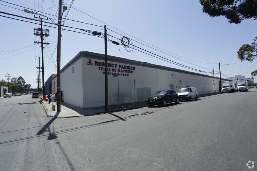 1016 E 14th Pl, Los Angeles, CA à louer - Photo du bâtiment - Image 2 de 3
