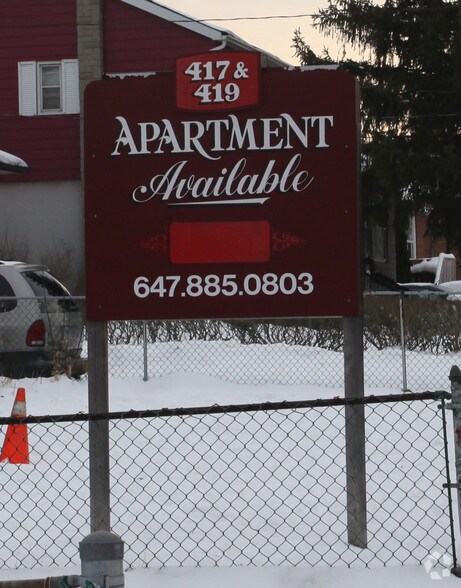 417 Pharmacy Ave, Toronto, ON à vendre - Photo du bâtiment - Image 2 de 3