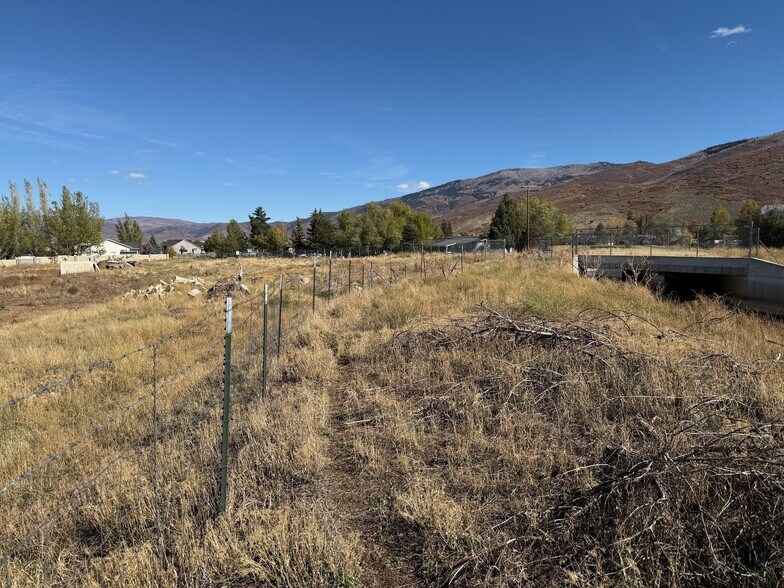 258 N 100 W, Kamas, UT à vendre - Photo du bâtiment - Image 3 de 4