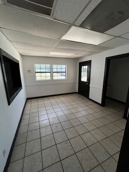 4136 Keller Hicks Rd, Fort Worth, TX à louer - Photo du bâtiment - Image 2 de 10