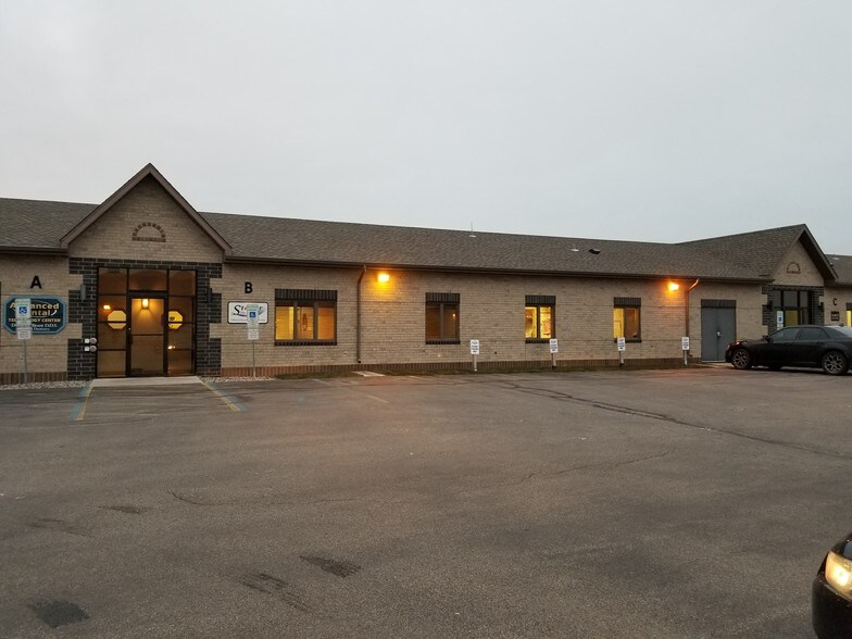 827 28th St S, Fargo, ND à vendre - Photo du bâtiment - Image 3 de 5