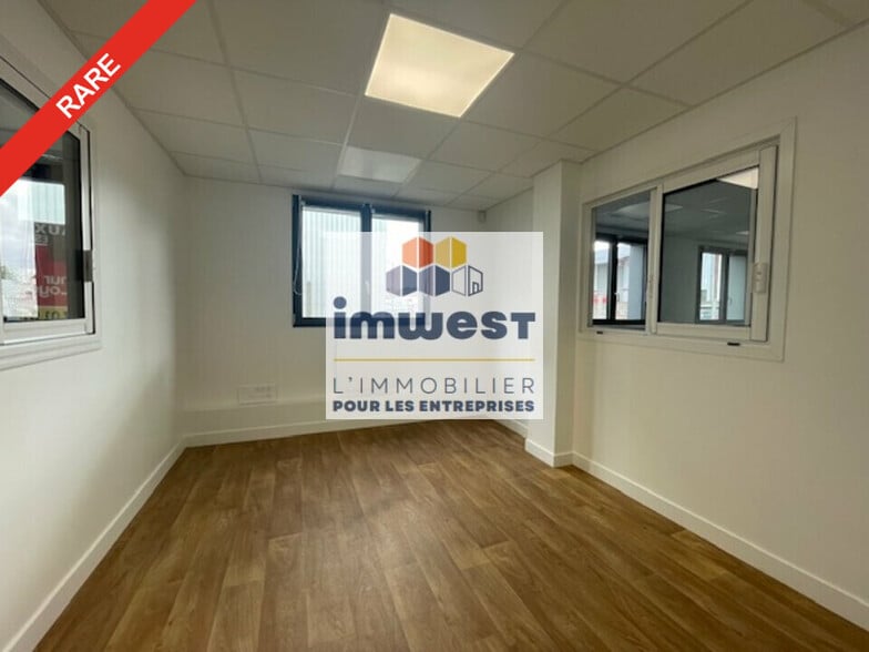 Flex in Rennes for sale - Building Photo - Image 3 of 13