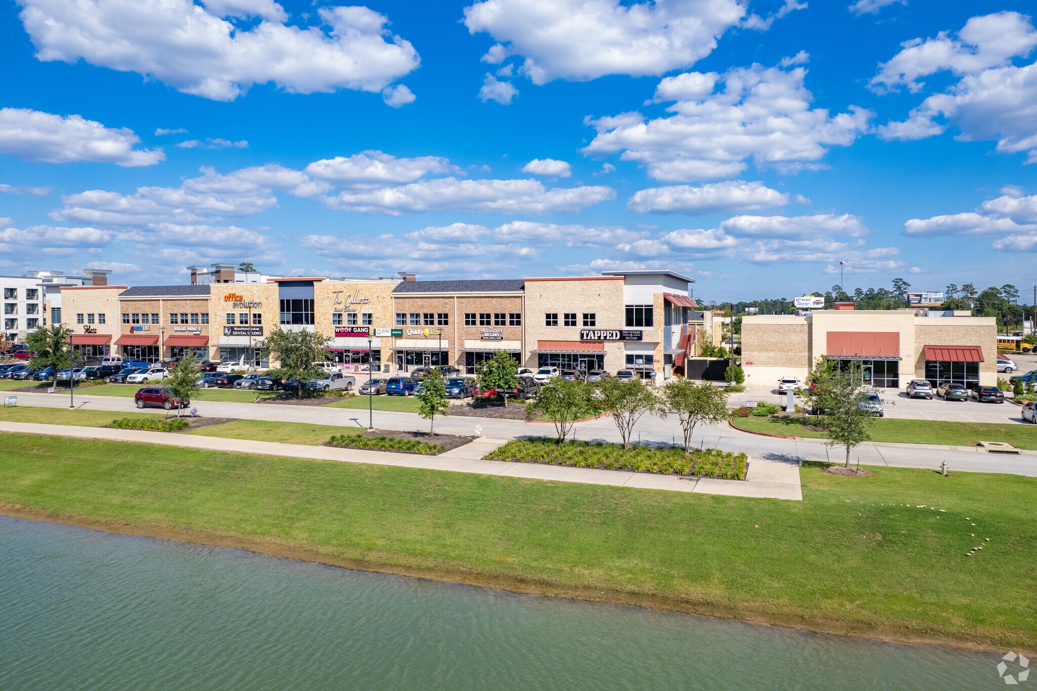 525 Woodland Square Blvd, Conroe, TX for lease Building Photo- Image 1 of 13