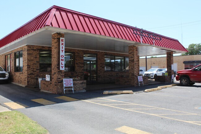 Plus de détails pour 1223 Main St, Woodward, OK - Commerce de détail à vendre