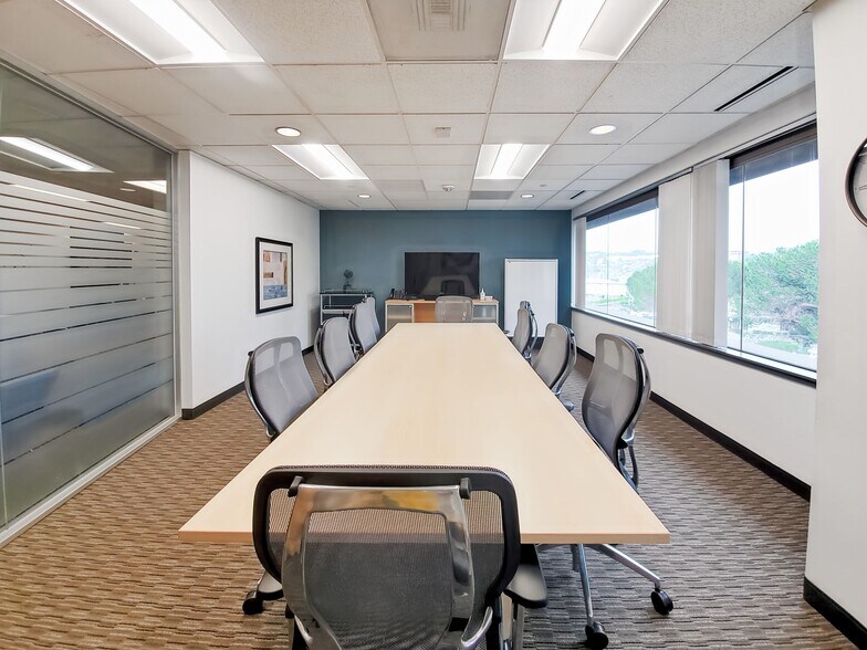 4040 Civic Center Dr, San Rafael, CA à louer - Photo du bâtiment - Image 1 de 12