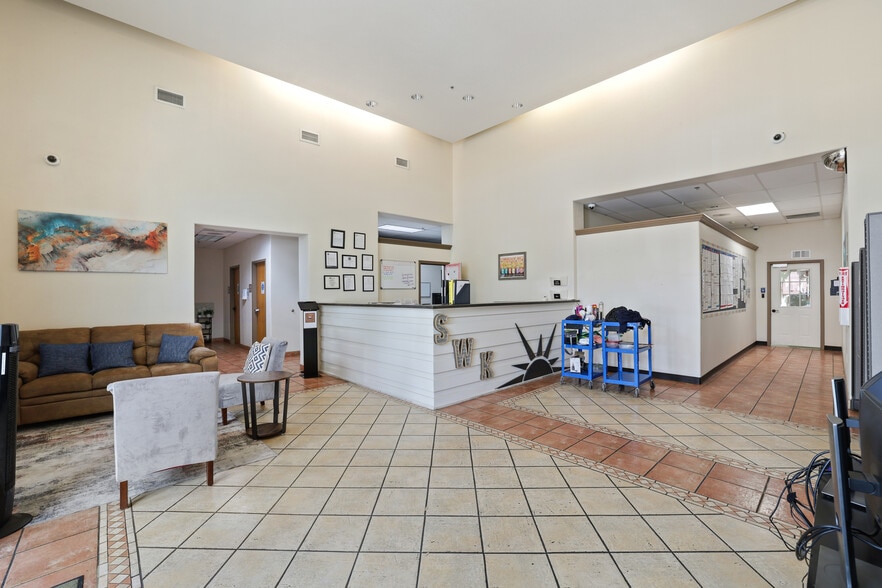 5101 N Jackson Rd, McAllen, TX for sale - Interior Photo - Image 2 of 38