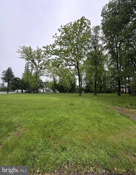 847-849 W Chester Pike, West Chester, PA for sale - Building Photo - Image 2 of 3