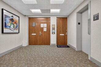 755 New York Ave, Huntington, NY for lease Interior Photo- Image 2 of 25
