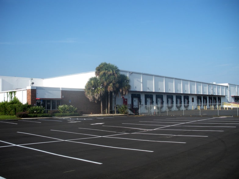 2002 Directors Row, Orlando, FL for lease - Primary Photo - Image 3 of 8