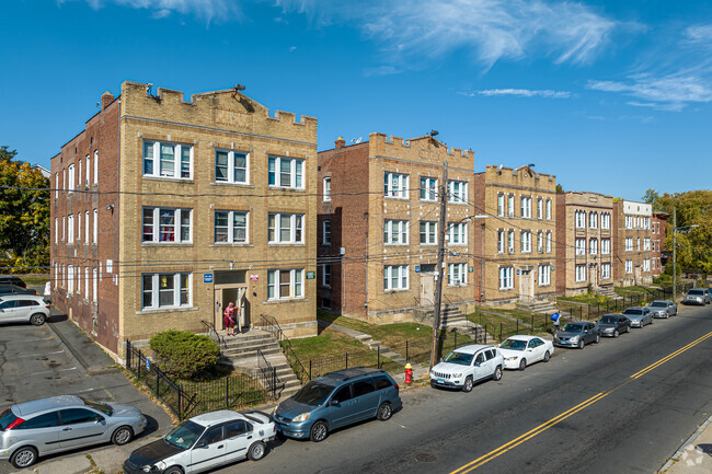 More details for 441-451 Garden St, Hartford, CT - Multifamily for Sale