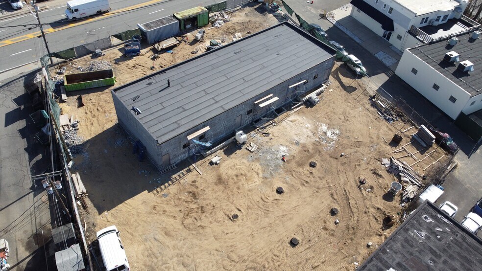 401 Hicksville Rd, Bethpage, NY à vendre - Photo du bâtiment - Image 2 de 15