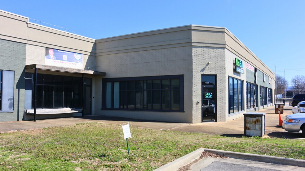 2007 Memorial Pky NW, Huntsville, AL à louer - Photo du bâtiment - Image 3 de 7