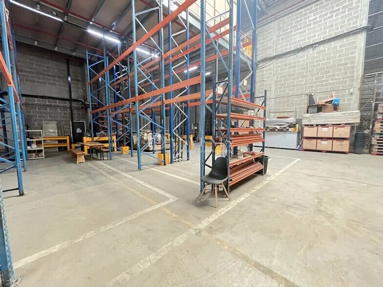 Industriel dans Croissy-Beaubourg à louer - Photo du bâtiment - Image 3 de 9