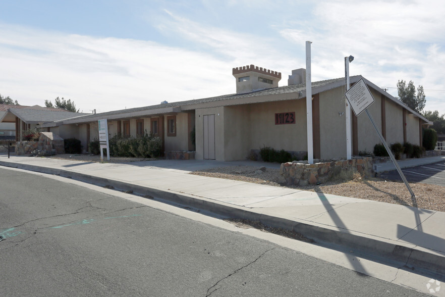 19123 Outer Hwy 18, Apple Valley, CA à vendre - Photo principale - Image 1 de 1