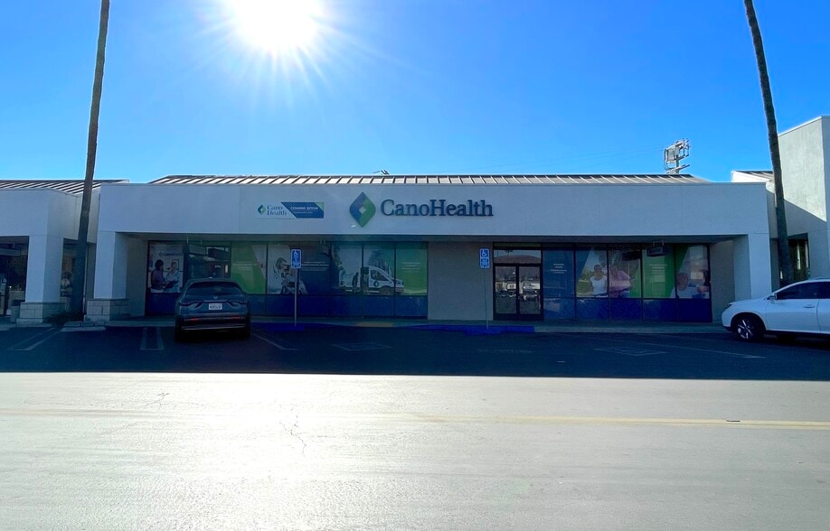 8740-8878 Corbin Ave, Northridge, CA for lease - Building Photo - Image 2 of 3