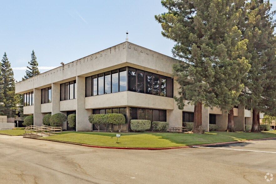 11031 Sun Center Dr, Rancho Cordova, CA for lease - Building Photo - Image 2 of 11