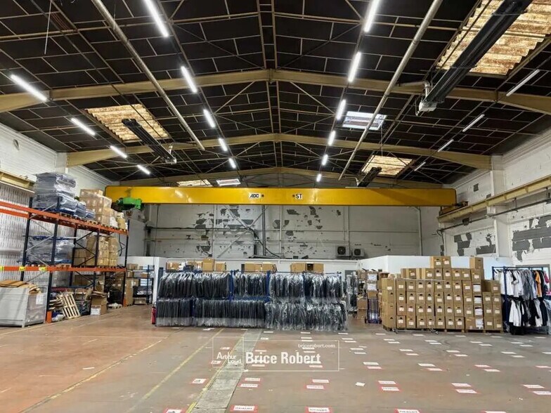 Bureau dans Miribel à louer - Photo intérieure - Image 2 de 8