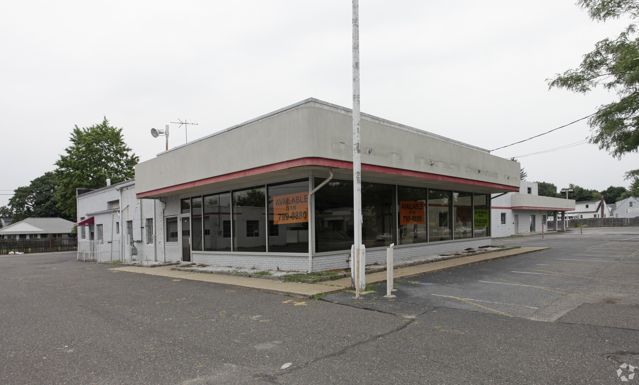 330 W Old Country Rd, Hicksville, NY for sale Primary Photo- Image 1 of 1