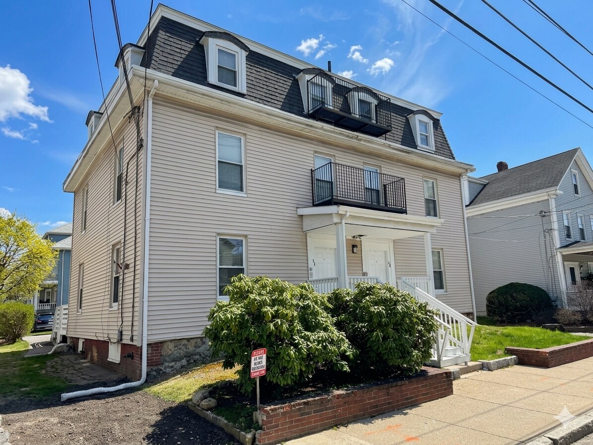 69-71 Cedar St, Malden, MA à vendre Photo du bâtiment- Image 1 de 5