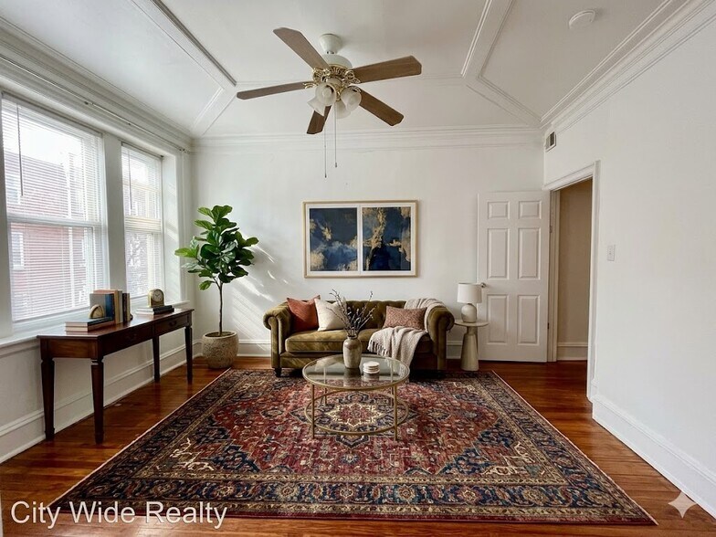 4640 Sansom St, Philadelphia, PA à vendre - Photo intérieure - Image 2 de 11