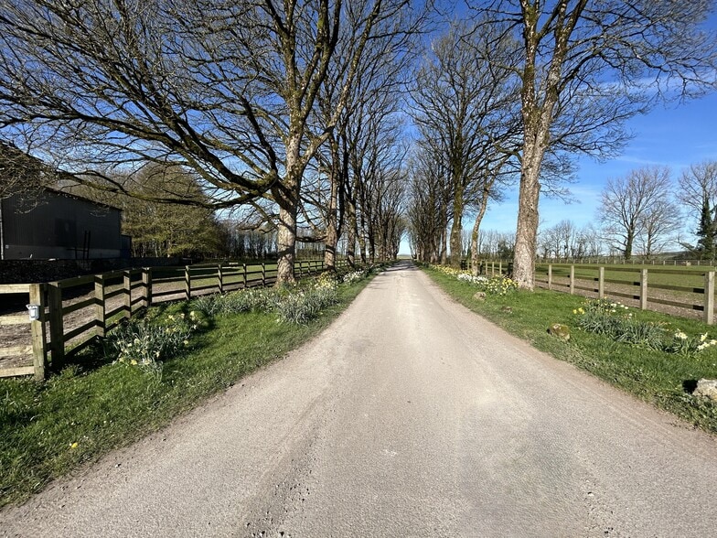 Pertwood Manor Farm, Tisbury for lease - Building Photo - Image 3 of 3