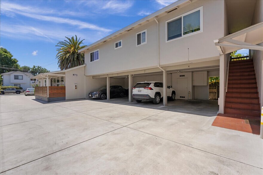 227 Madrone St, Redwood City, CA à vendre - Photo du bâtiment - Image 1 de 9
