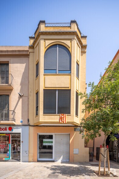Plaça Olles, 14, Granollers, Barcelona for lease - Primary Photo - Image 1 of 3