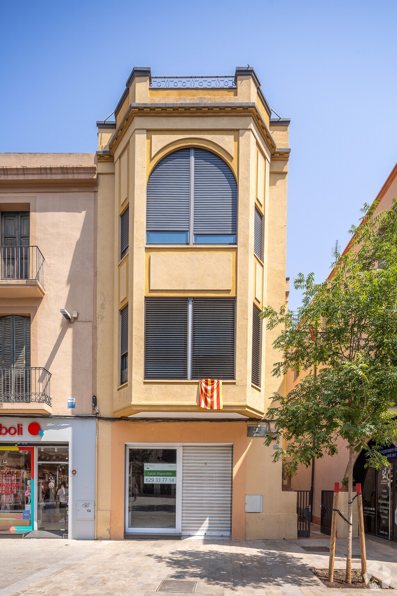 Plaça Olles, 14, Granollers, Barcelona for lease Primary Photo- Image 1 of 4