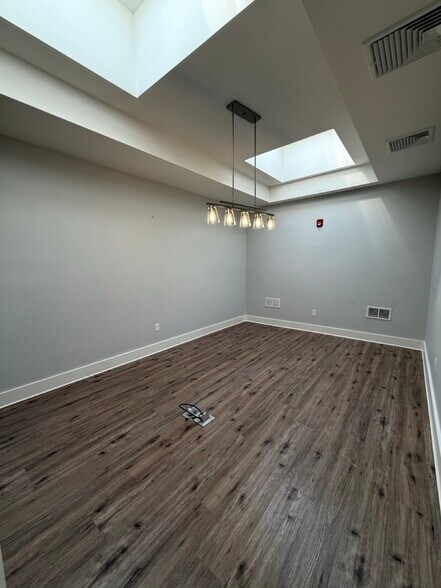 10 Julia Ln, Cold Spring, NY à louer - Photo du bâtiment - Image 2 de 15