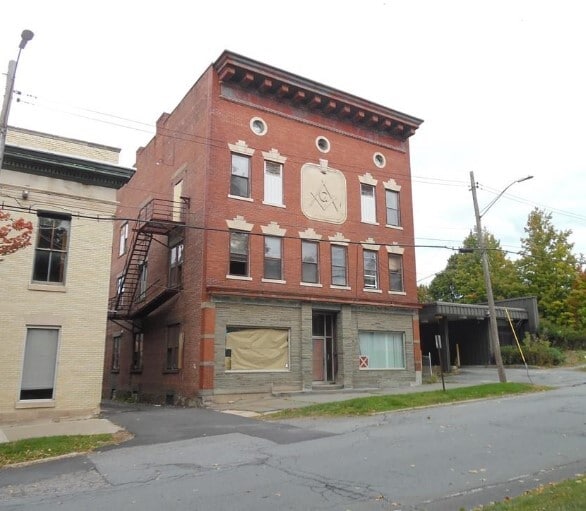 5 Bank St, Monticello, NY à vendre Photo du bâtiment- Image 1 de 4