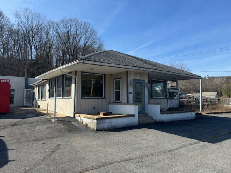 8016 Route 873, Slatington, PA à vendre - Photo du b timent - Image 1 de 2