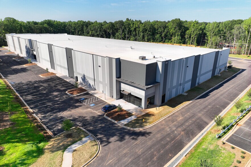 6830 Orr Rd, Charlotte, NC for lease - Building Photo - Image 2 of 5