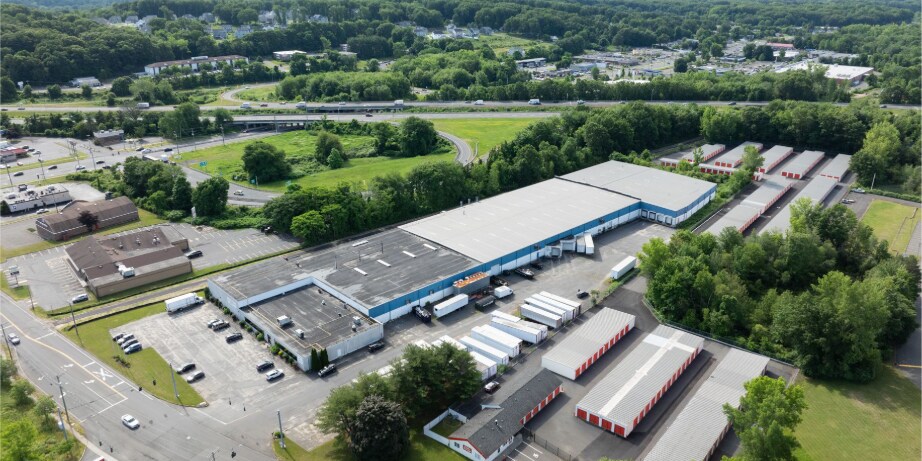 74 Spring St, Southington, CT à louer - Photo du bâtiment - Image 1 de 4