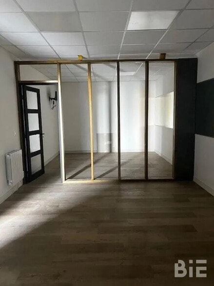 Flex in Mérignac for lease - Interior Photo - Image 3 of 7